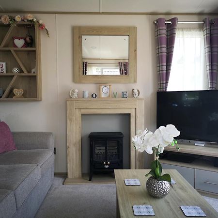 Lake Escape - Hoburne Cotswolds South Cerney Phòng bức ảnh