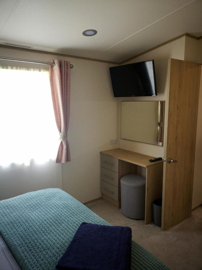 Lake Escape - Hoburne Cotswolds South Cerney Ngoại thất bức ảnh